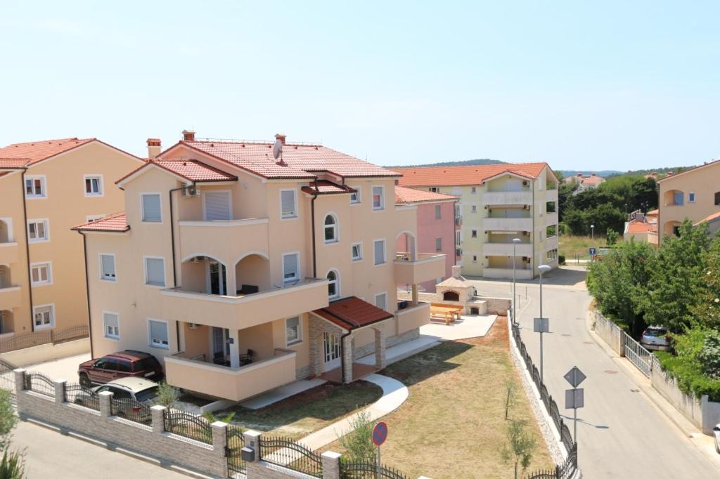 Guesthouse Medulin Exterior photo
